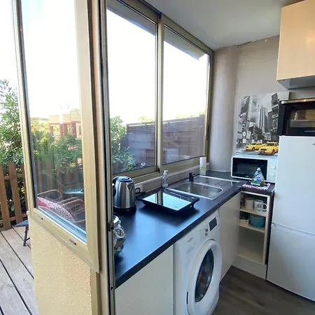 06ca With Terrace In The Hills Above