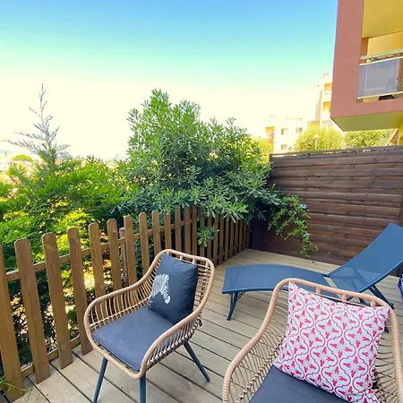 06ca With Terrace In The Hills Above * Nice